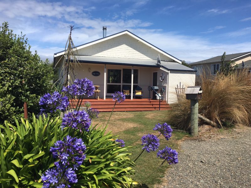 Pipi Point Beach House Holiday Rental Riverton NZ Great South Getaways